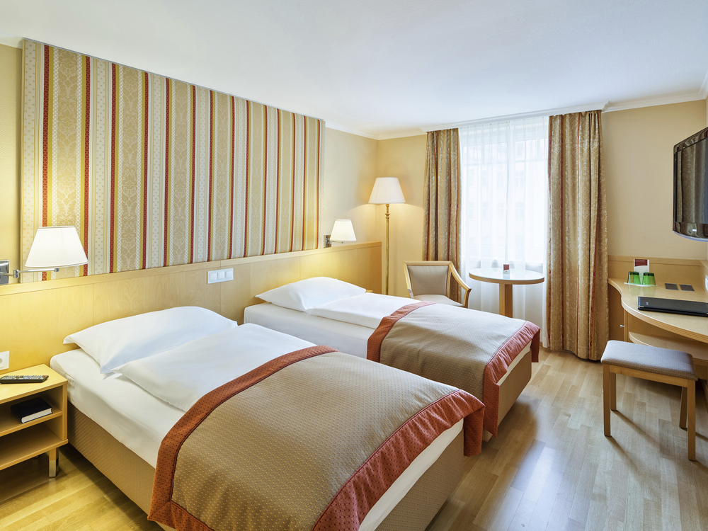 Doppelzimmer mit Einzelbetten im Hotel Ananas