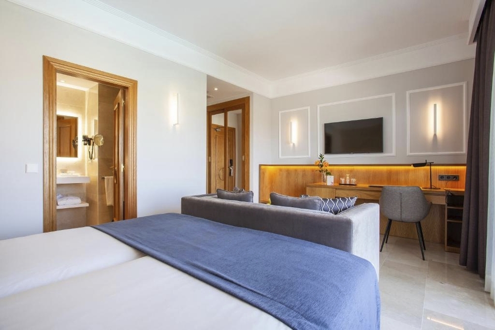 Grupotel Playa de Palma Suites & Spa