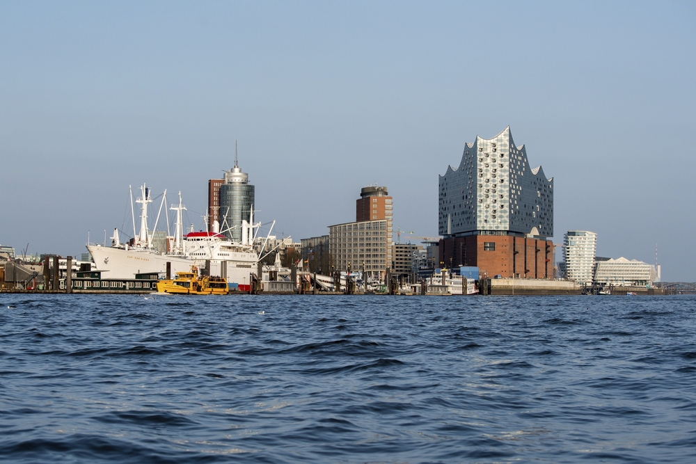 Cruis Days Elbphilharmonie mit Cap San Diego Hamburg