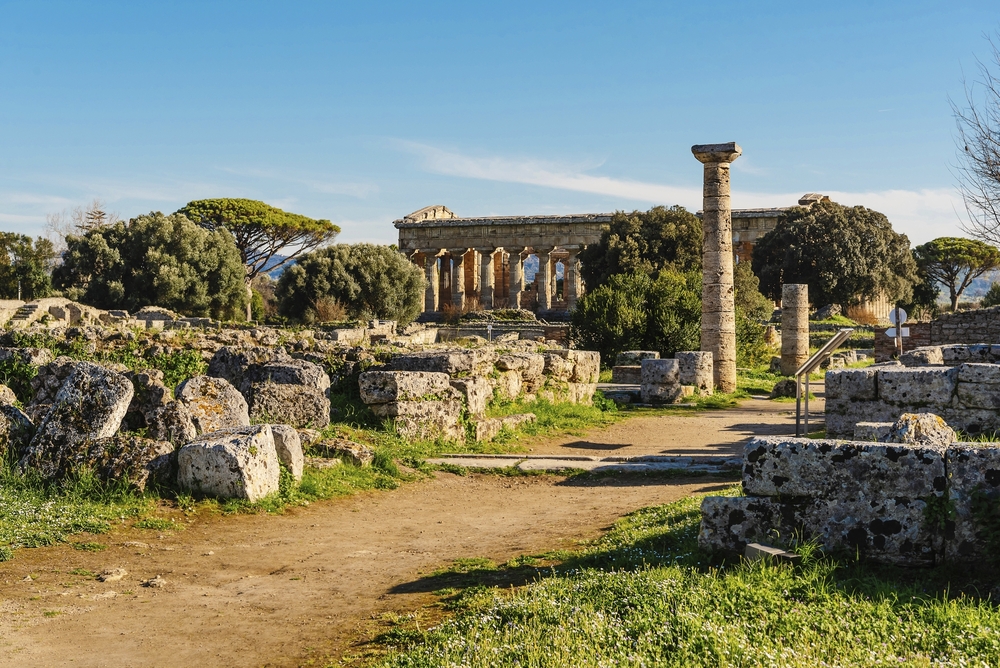 Ruinen der antiken Stadt Paestum 