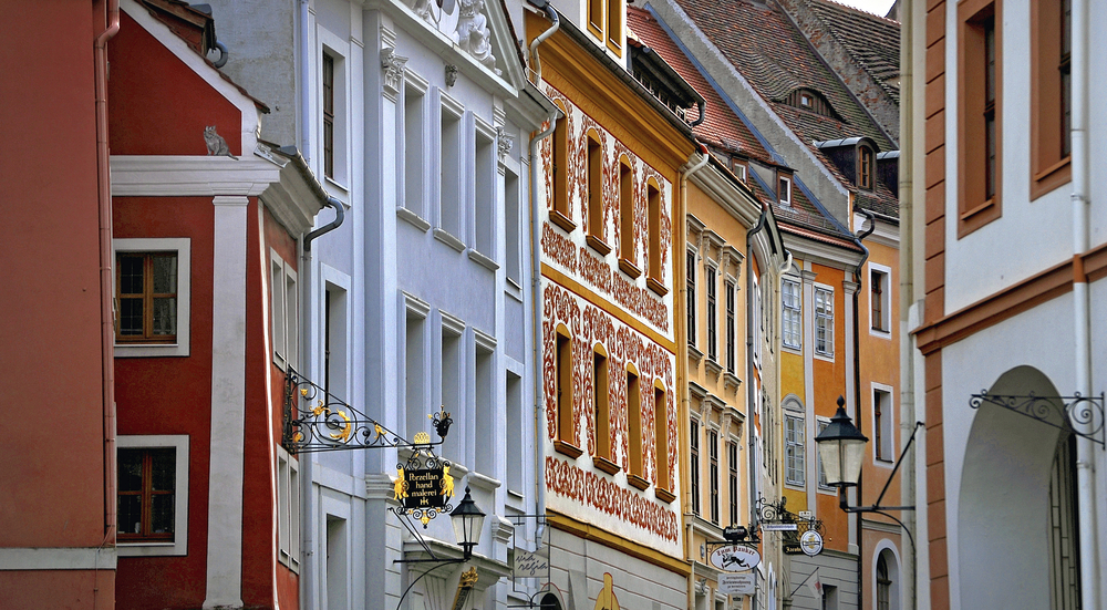 Neißstraße mit bunten Fassaden in Görlitz